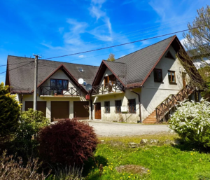 Dom Brenna
554.9 m² - 2 370 000 zł
